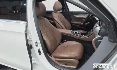 Mercedes-Benz E-Class 2020 2.0 Автомат в Москве № 161533, миниатюра 7