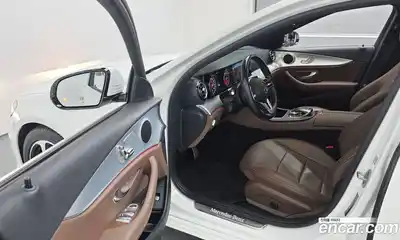 Mercedes-Benz E-Class 2020 2.0 Автомат в Москве № 161533, миниатюра 10