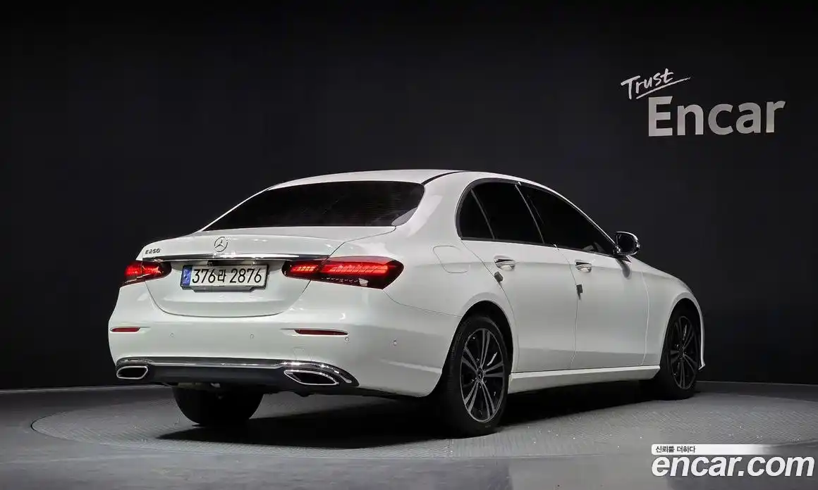 Mercedes-Benz E-Class 2021 2.0 Автомат в Москве № 161975, фото 19