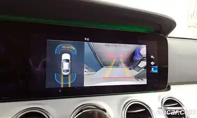 Mercedes-Benz E-Class 2021 2.0 Автомат в Москве № 161975, миниатюра 4