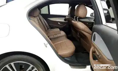 Mercedes-Benz E-Class 2021 2.0 Автомат в Москве № 161975, миниатюра 6