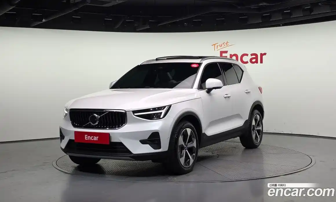 Volvo XC40 2023 2.0 Автомат в Москве № 164247, фото 17