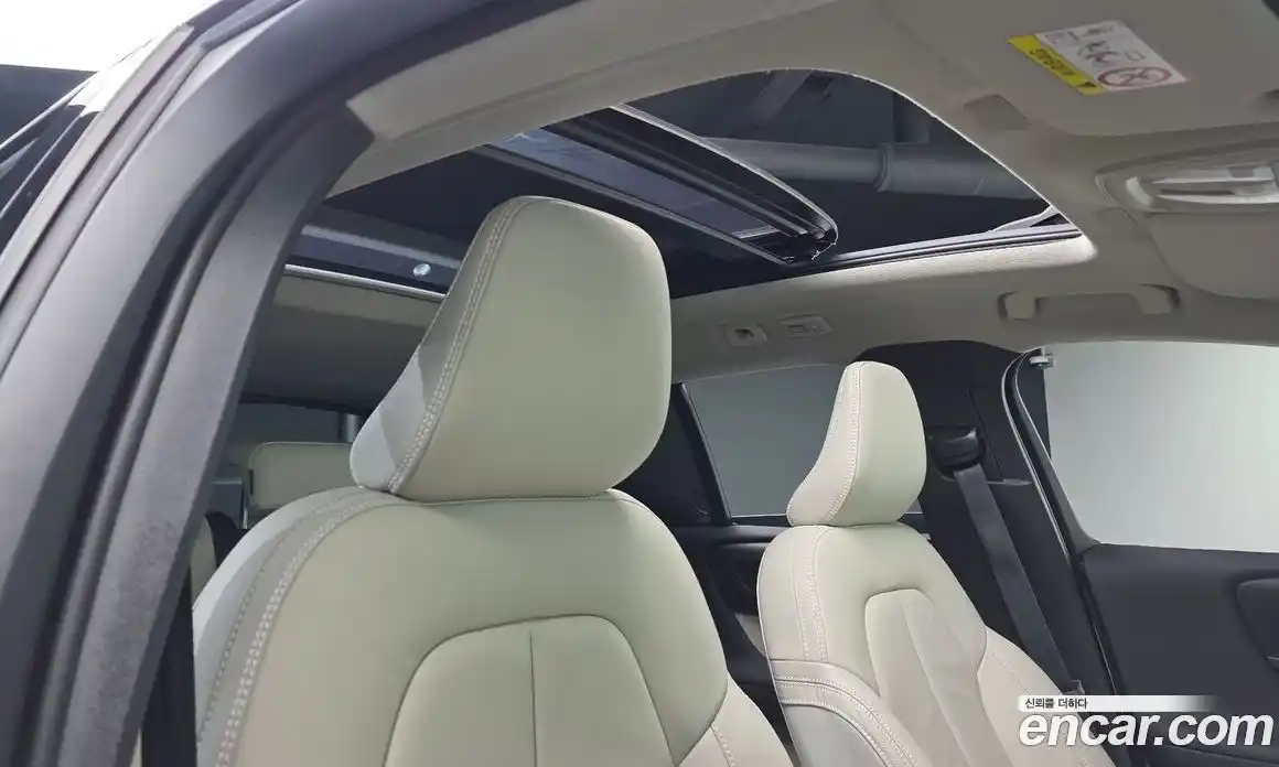 Volvo XC40 2023 2.0 Автомат в Москве № 164247, фото 18