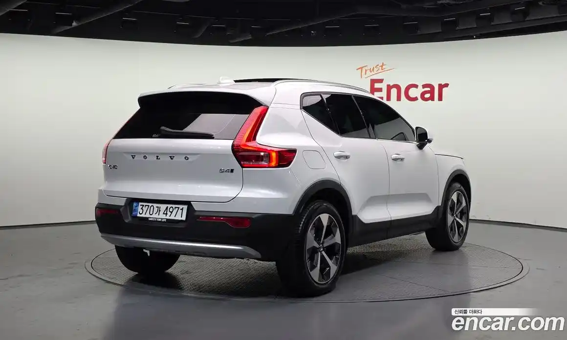 Volvo XC40 2023 2.0 Автомат в Москве № 164247, фото 5