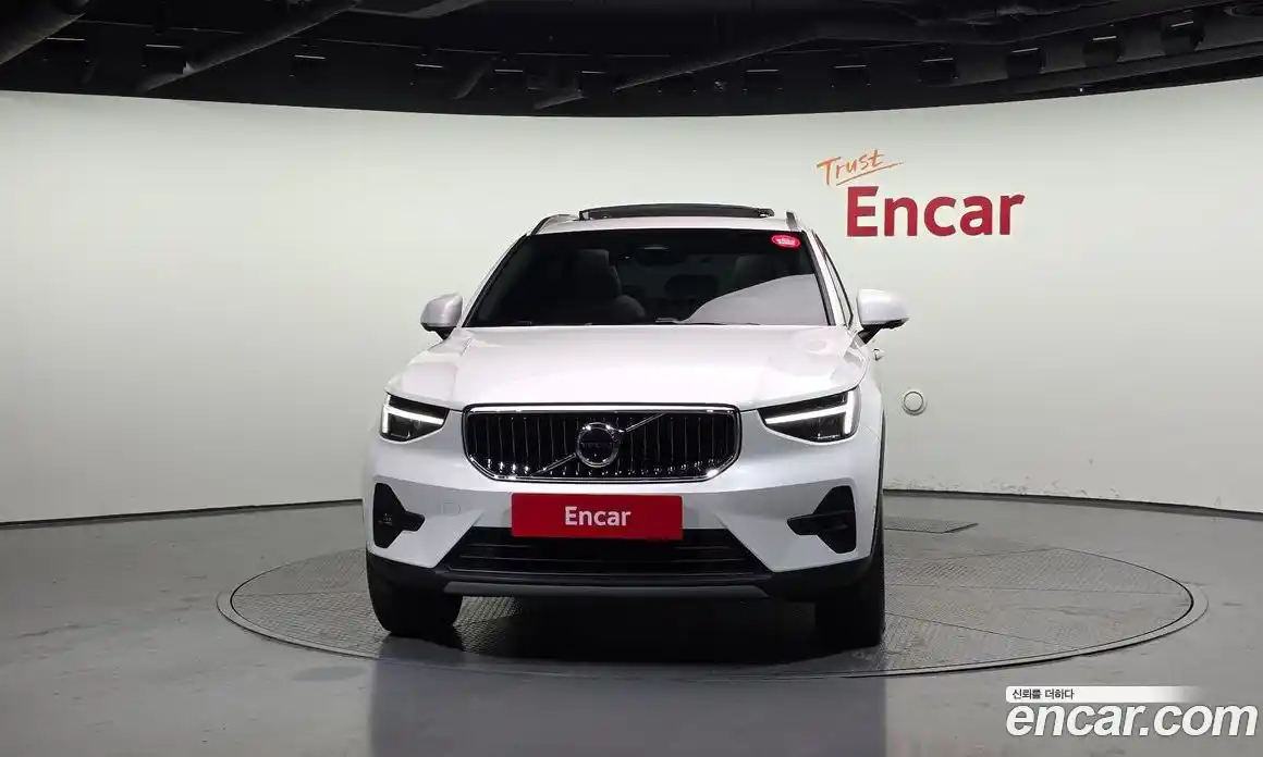 Volvo XC40 2023 2.0 Автомат в Москве № 164247, фото 7