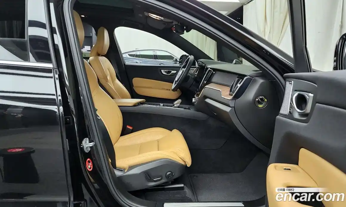 Volvo XC60 2024 2.0 Автомат в Москве № 164371, фото 17