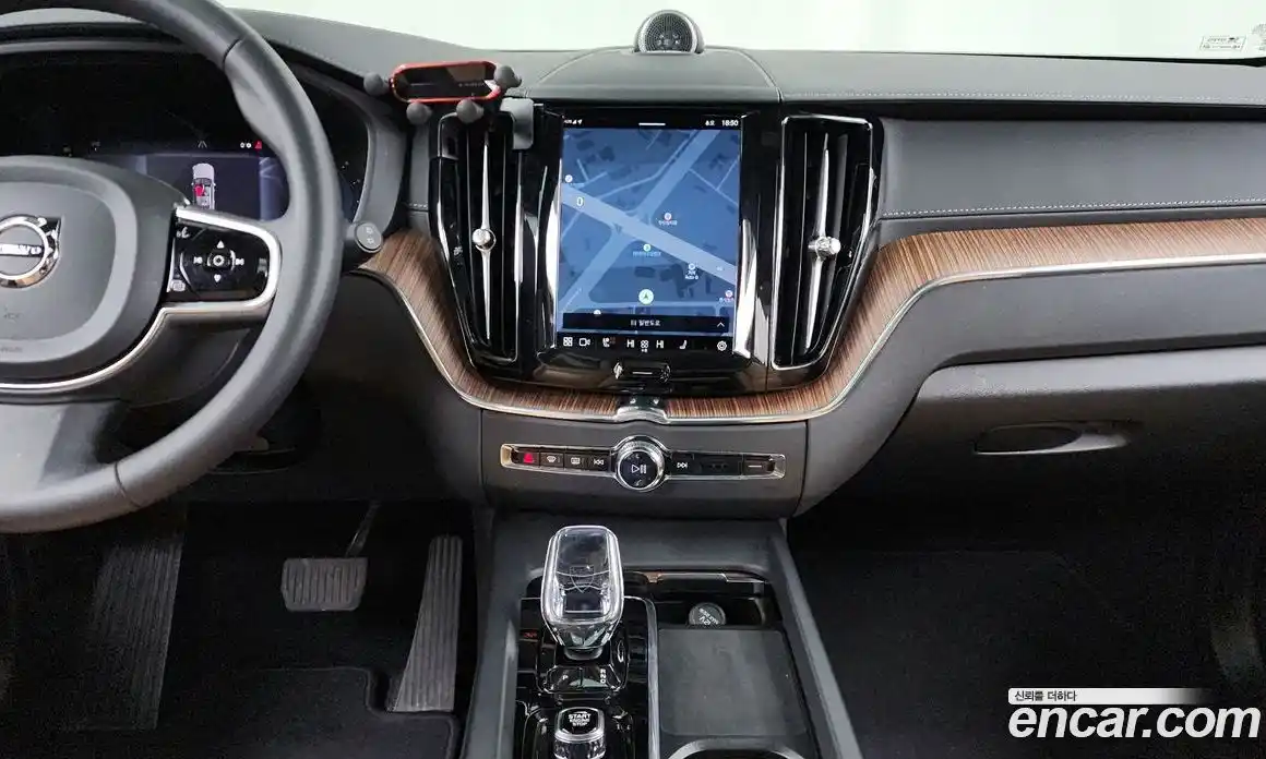 Volvo XC60 2024 2.0 Автомат в Москве № 164371, фото 19