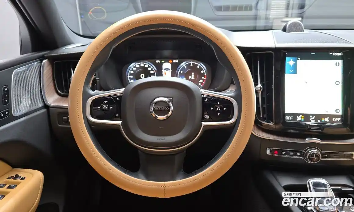 Volvo XC60 2021 2.0 Автомат в Москве № 164544, фото 16