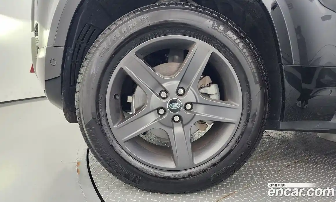 Land Rover Defender 2024 2.0 Автомат в Москве № 166095, фото 6