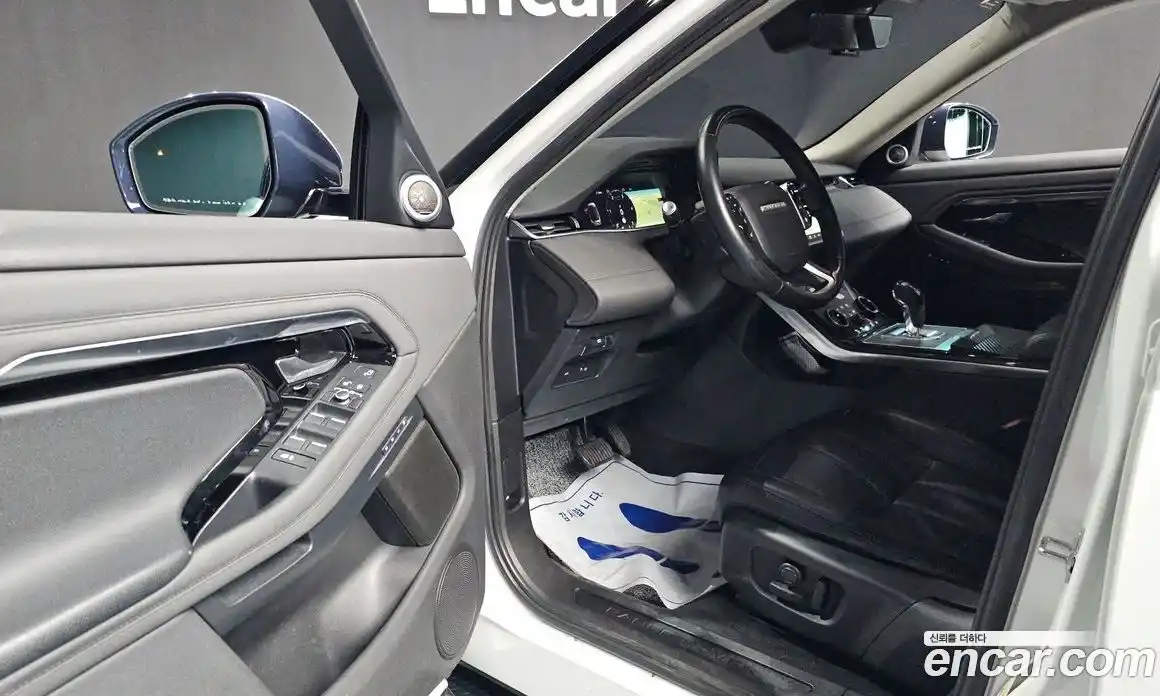 Land Rover Range-Rover Evoque 2020 2.0 Автомат в Москве № 166366, фото 10