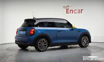 Mini Cooper 2024 Автомат в Москве № 167202, миниатюра 2