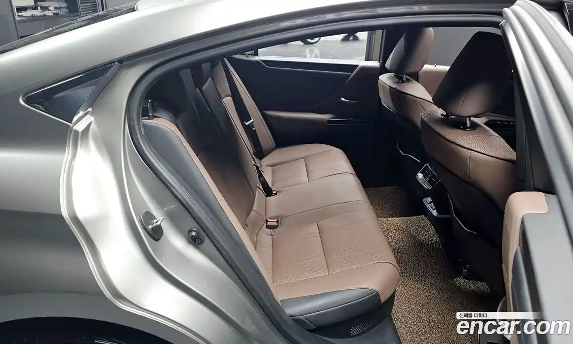 Lexus ES 2025 2.5 Автомат в Москве № 167976, фото 18