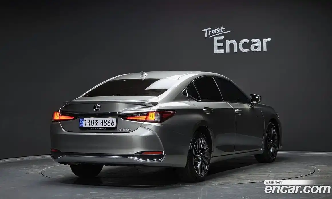 Lexus ES 2025 2.5 Автомат в Москве № 167976, фото 19
