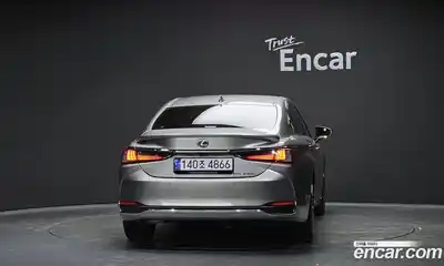 Lexus ES 2025 2.5 Автомат в Москве № 167976, миниатюра 3
