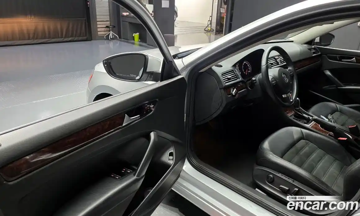 Volkswagen Passat 2013 2.0 Автомат в Москве № 168554, фото 11