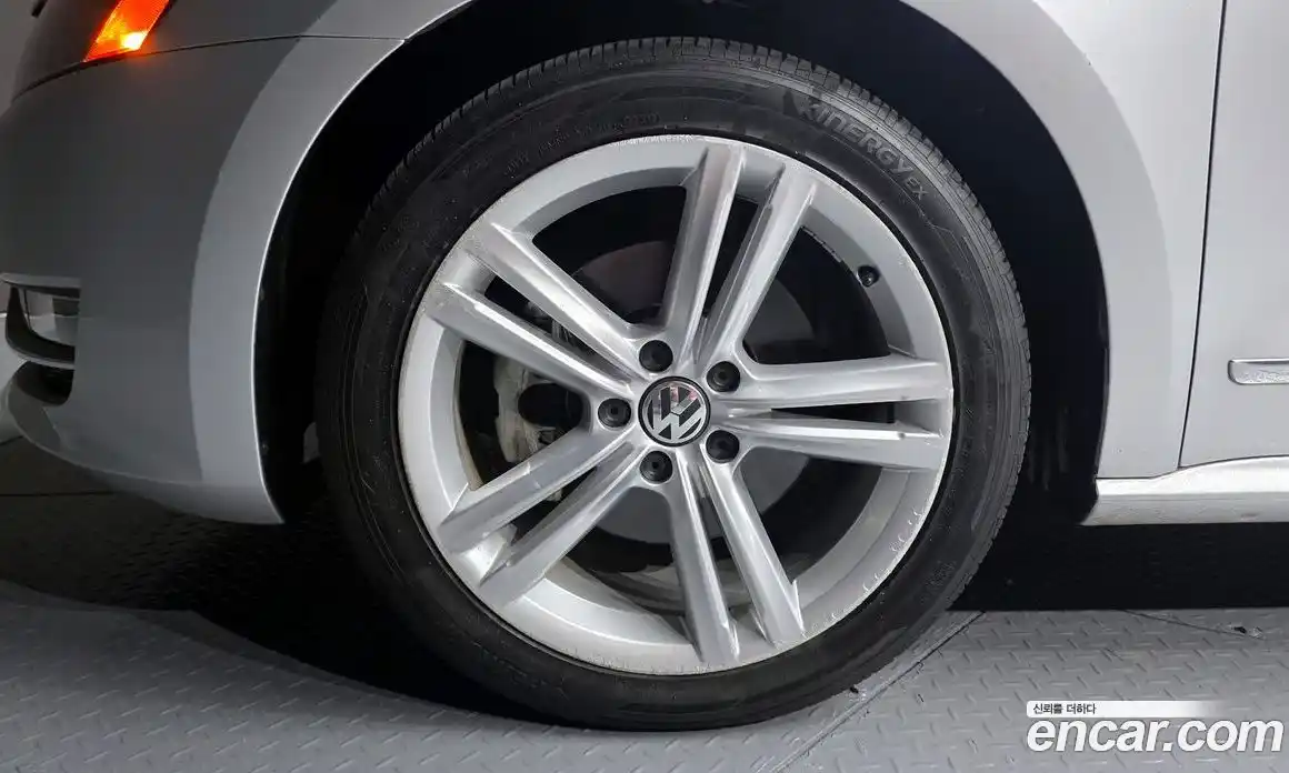 Volkswagen Passat 2013 2.0 Автомат в Москве № 168554, фото 5