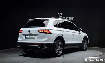 Volkswagen Tiguan 2022 2.0 Автомат в Москве № 168631, миниатюра 2