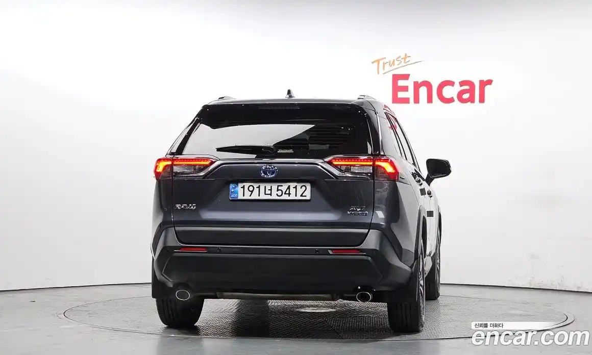 Toyota RAV4 2024 2.5 Автомат в Москве № 170212, фото 14