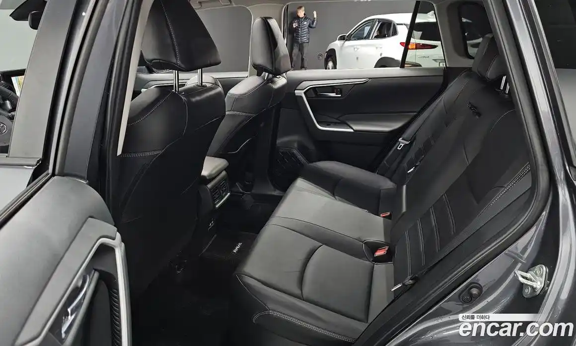 Toyota RAV4 2024 2.5 Автомат в Москве № 170212, фото 20