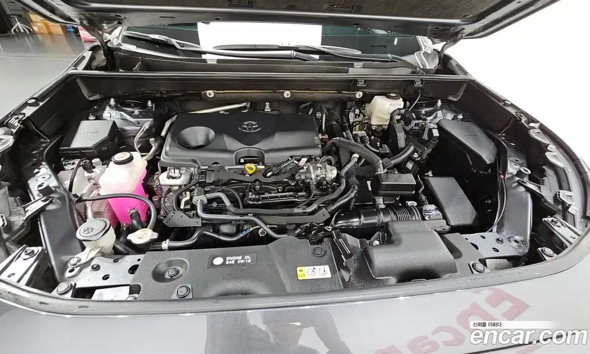 Toyota RAV4 2024 2.5 Автомат в Москве № 170212, фото 4