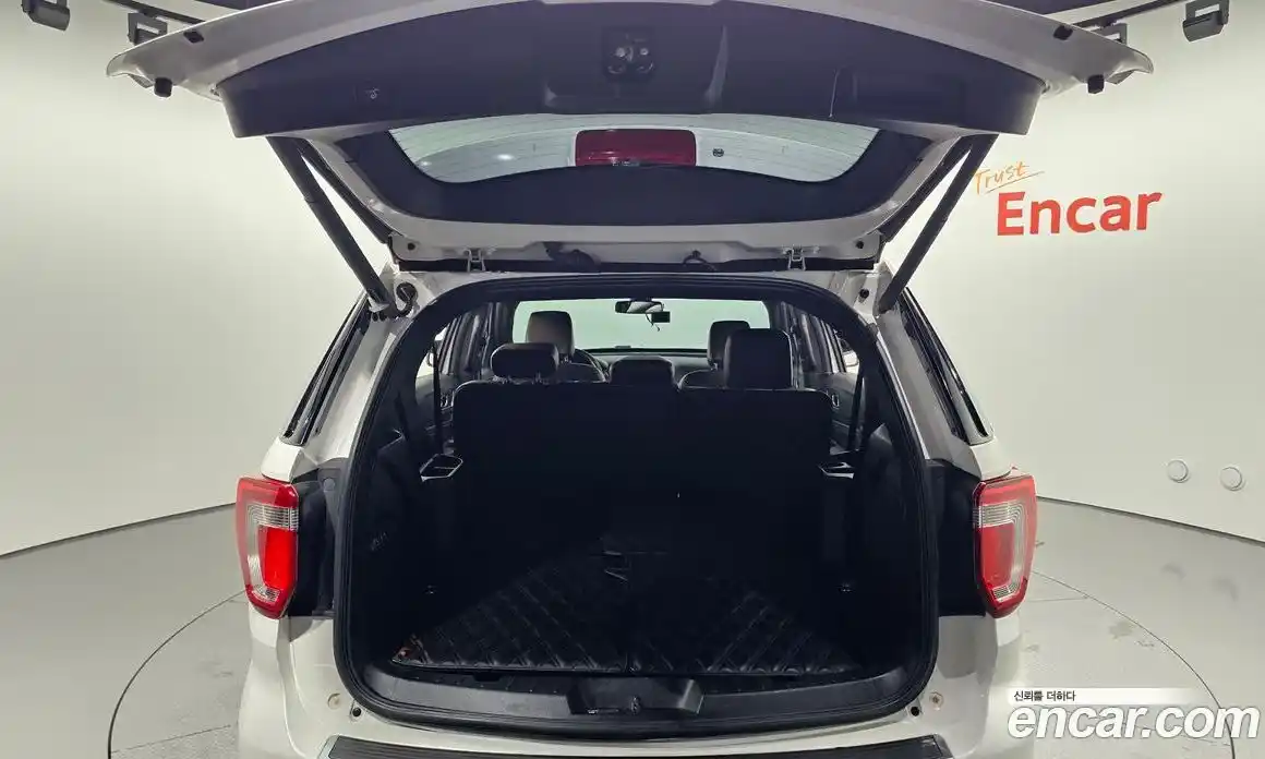 Ford Explorer 2018 2.3 Автомат в Москве № 170967, фото 5