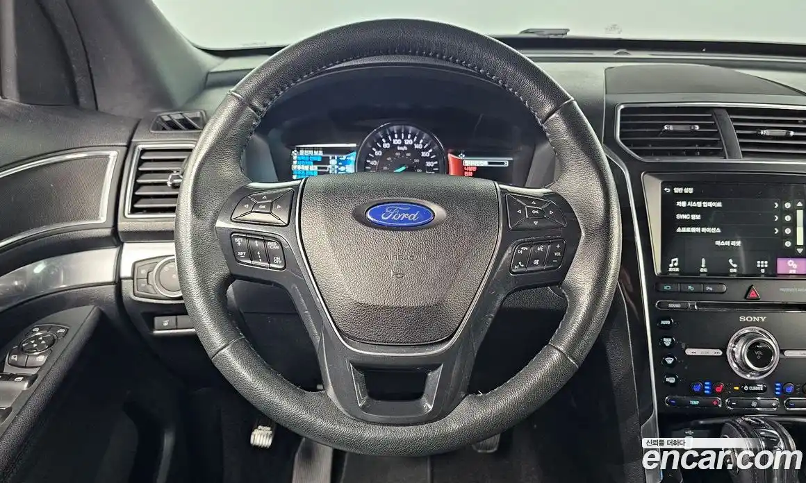 Ford Explorer 2018 2.3 Автомат в Москве № 170967, фото 10