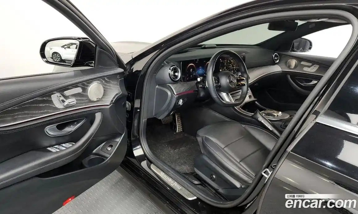 Mercedes-Benz E-Class 2022 2.0 Автомат в Москве № 177920, фото 11