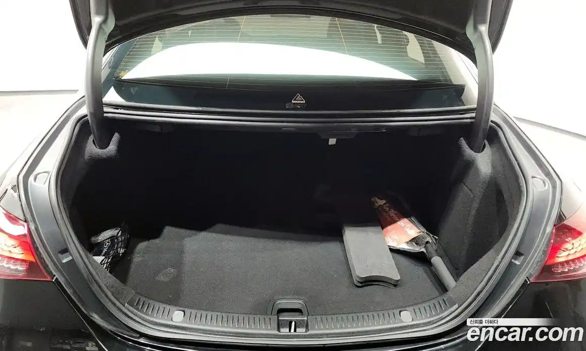 Mercedes-Benz E-Class 2022 2.0 Автомат в Москве № 177920, фото 4