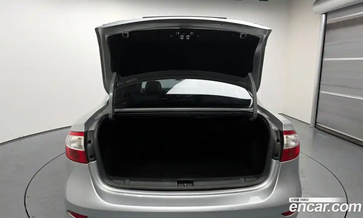 Renault SM3 2011 1.6 Автомат в Москве № 185006, фото 17