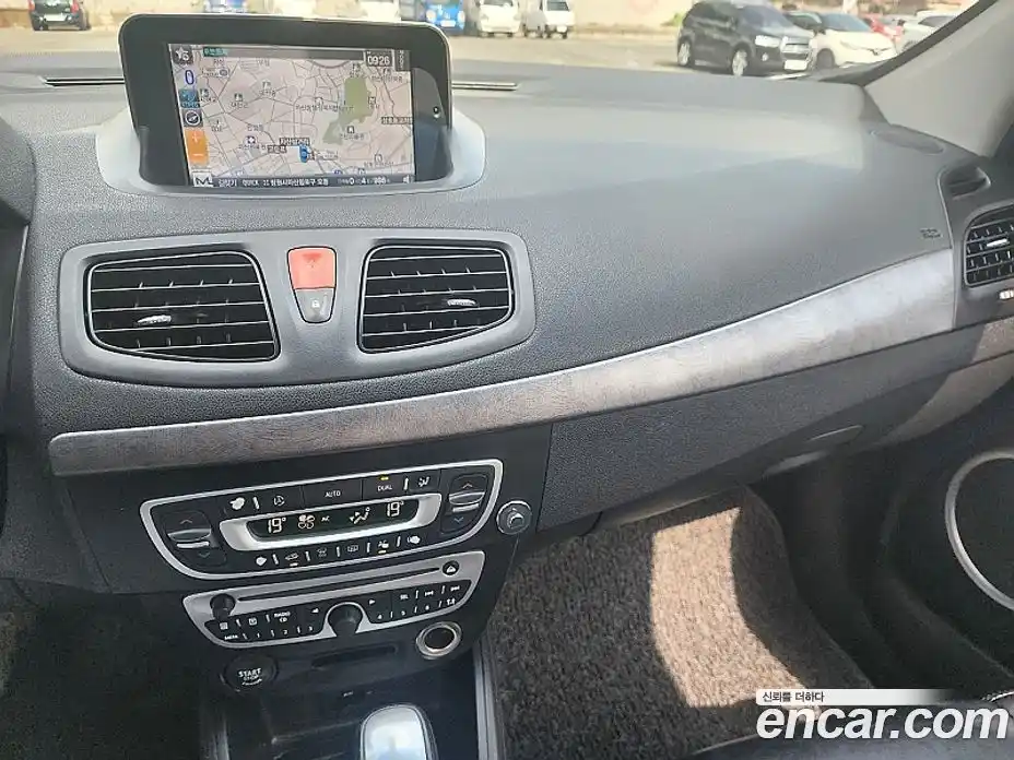 Renault SM3 2011 1.6 Автомат в Москве № 186288, фото 7