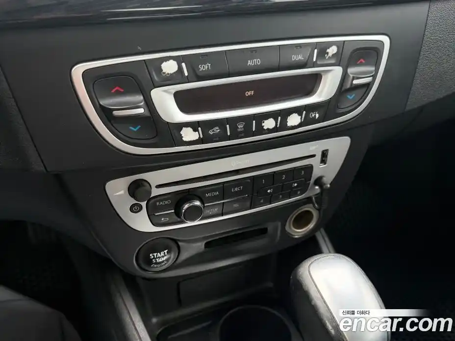 Renault SM3 2015 1.6 Автомат в Москве № 186635, фото 13