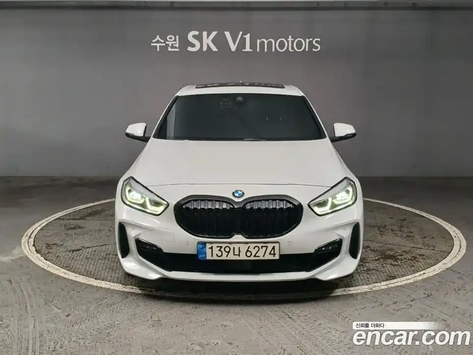 BMW 1-Series 2021 2.0 Автомат в Москве № 192599, фото 1