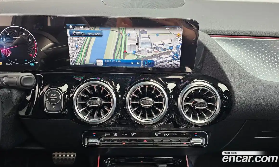 Mercedes-Benz GLA-Class 2025 2.0 Автомат в Москве № 193581, фото 15