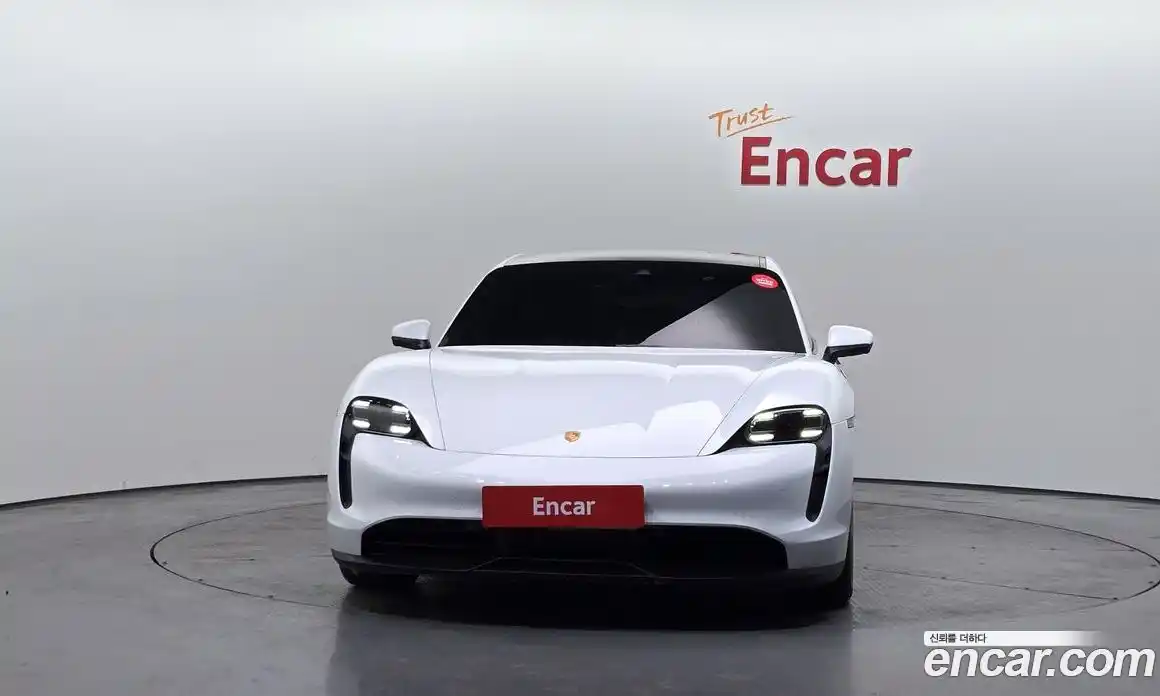 Porsche Taycan 2023 0.1 Автомат в Москве № 197403, фото 3