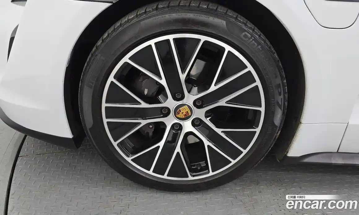 Porsche Taycan 2023 0.1 Автомат в Москве № 197403, фото 5