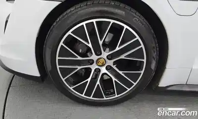 Porsche Taycan 2023 0.1 Автомат в Москве № 197403, миниатюра 5