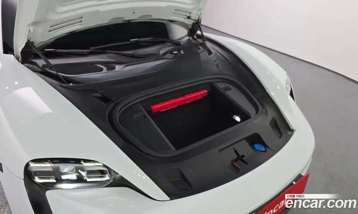 Porsche Taycan 2023 0.1 Автомат в Москве № 197403, фото 6