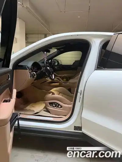 Porsche Cayenne 2021 3.0 Автомат в Москве № 197955, миниатюра 9