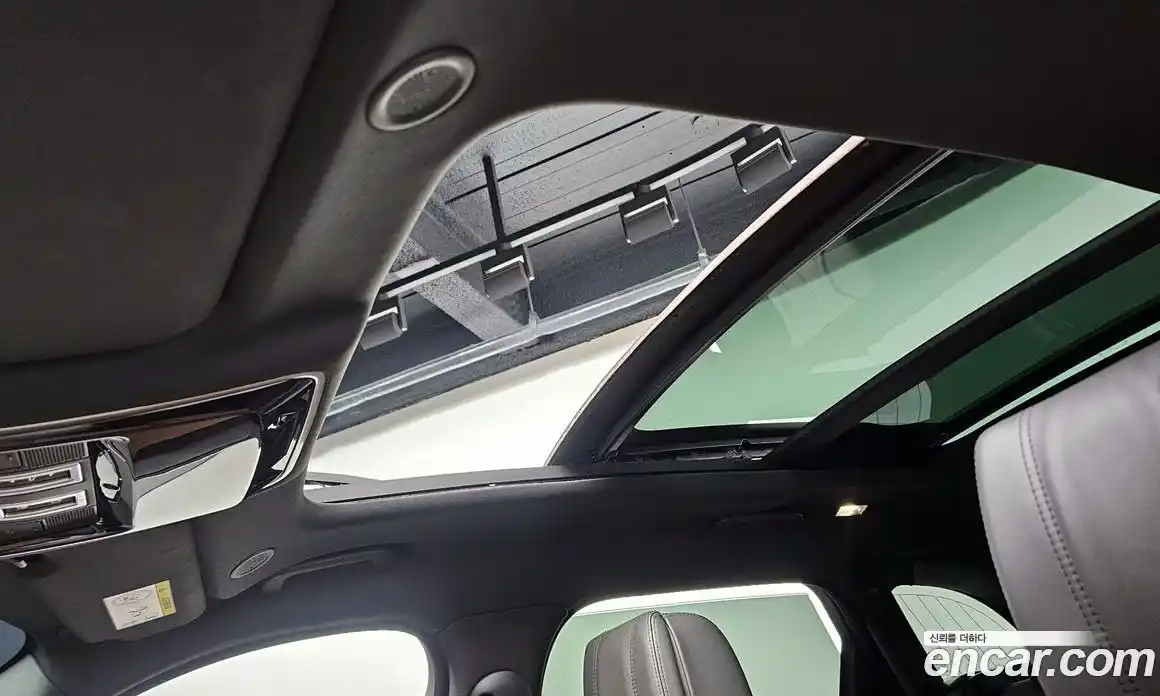 Land Rover Range-Rover Velar 2025 3.0 Автомат в Москве № 198096, фото 5