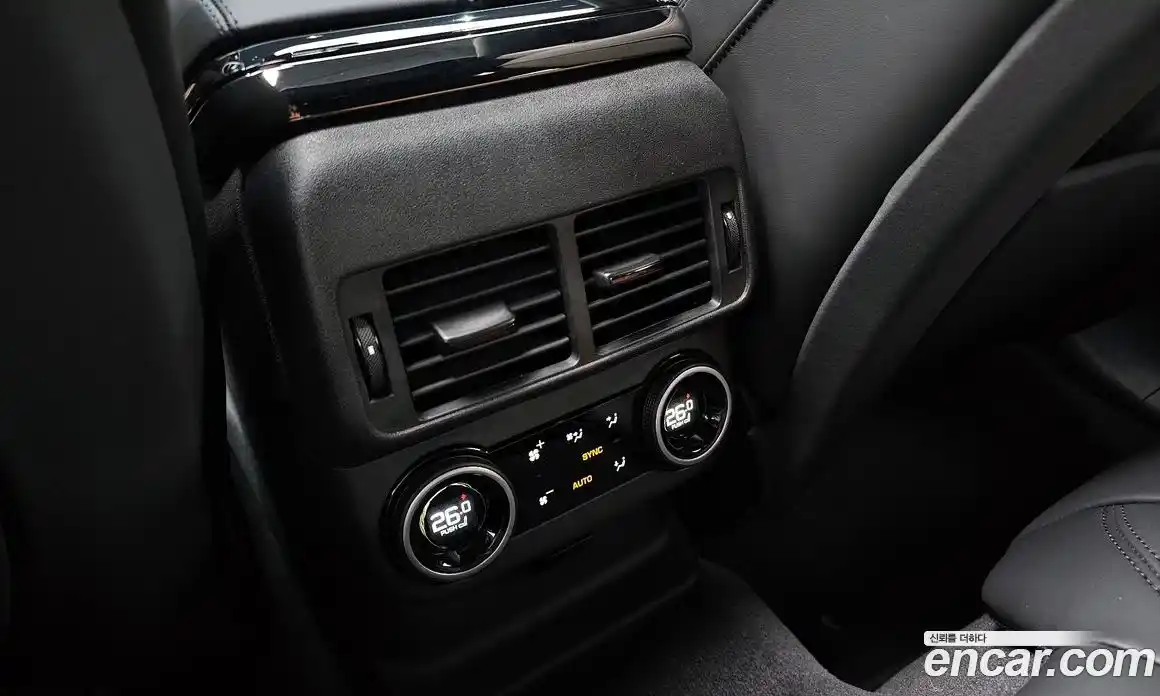 Land Rover Range-Rover Velar 2025 3.0 Автомат в Москве № 198096, фото 6