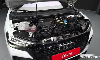 Audi Q4 e-tron 2022 0.2 Автомат в Москве № 200386, миниатюра 3