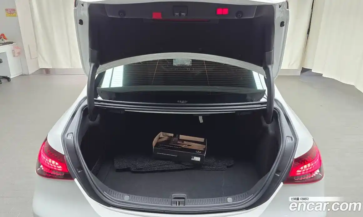 Mercedes-Benz E-Class 2022 2.0 Автомат в Москве № 207461, фото 16