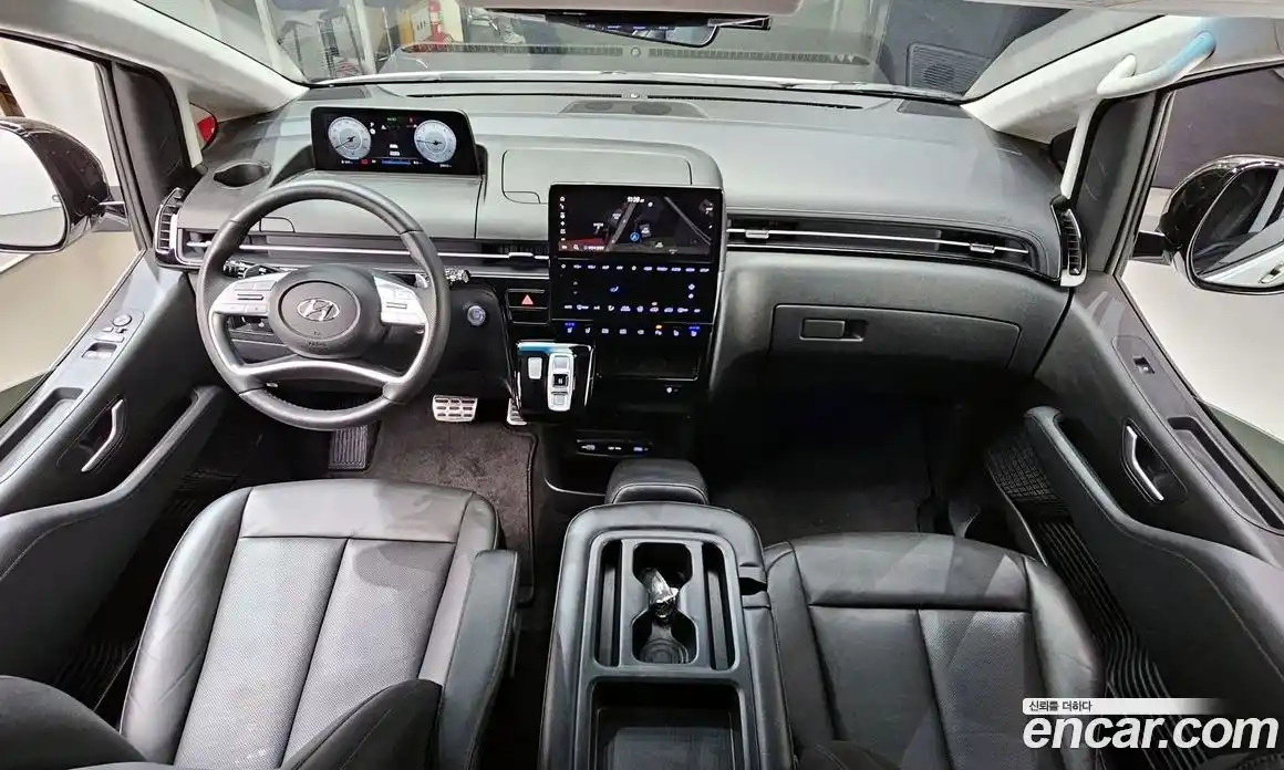 Hyundai Staria 2023 2.2 Автомат в Москве № 210780, фото 3