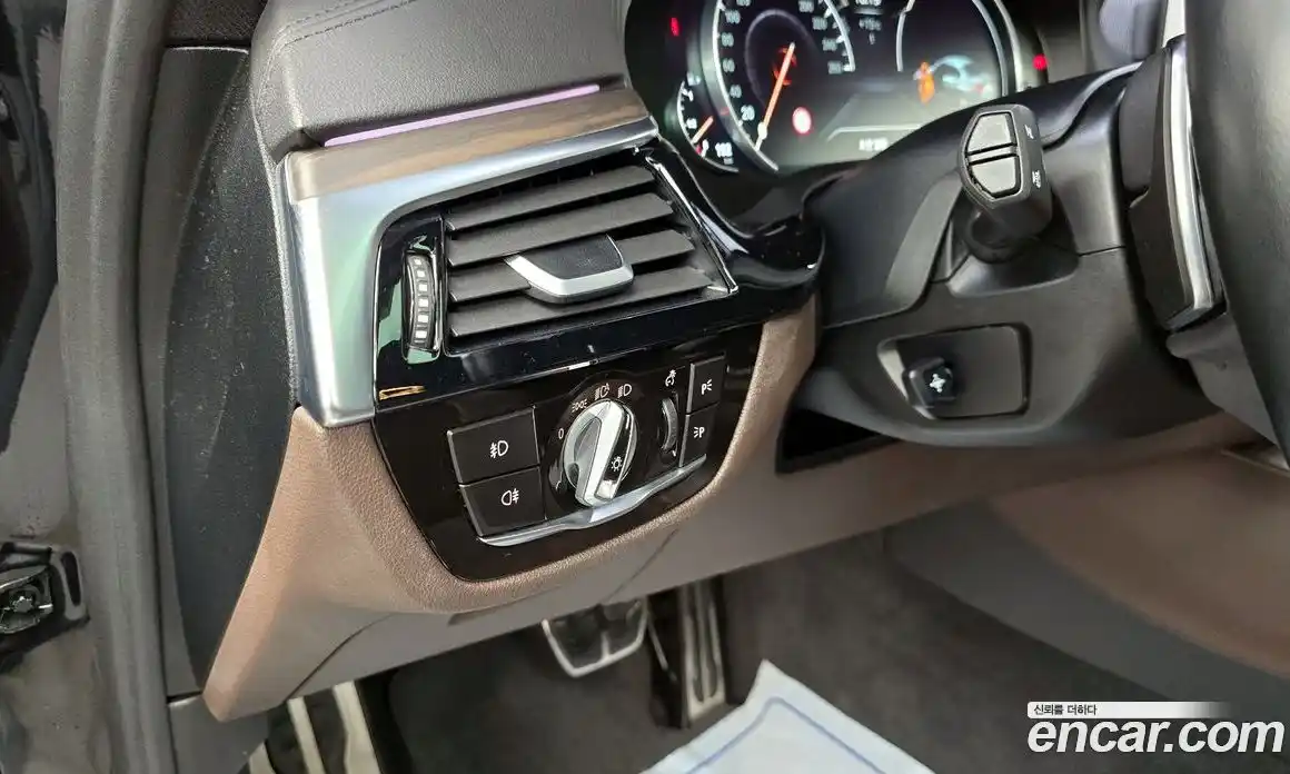 BMW 5-Series 2018 2.0 Автомат в Москве № 211380, фото 16