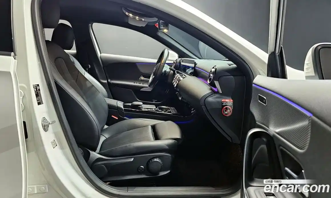 Mercedes-Benz A-Class 2021 1.9 Автомат в Москве № 211941, фото 10