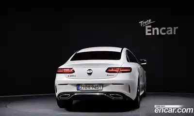 Mercedes-Benz E-Class 2022 2.0 Автомат в Москве № 212045, миниатюра 11