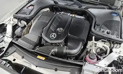 Mercedes-Benz E-Class 2022 2.0 Автомат в Москве № 212045, миниатюра 3