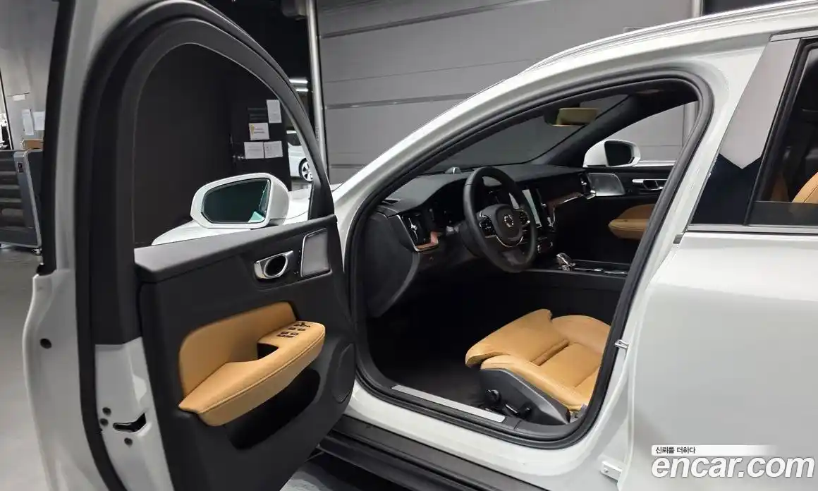 Volvo V60 2024 2.0 Автомат в Москве № 212823, фото 14