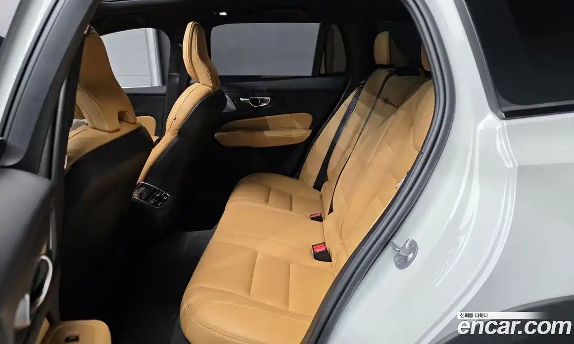 Volvo V60 2024 2.0 Автомат в Москве № 212823, фото 15