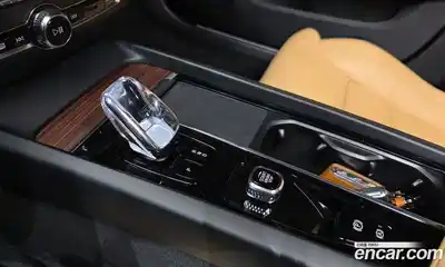 Volvo V60 2024 2.0 Автомат в Москве № 212823, миниатюра 2